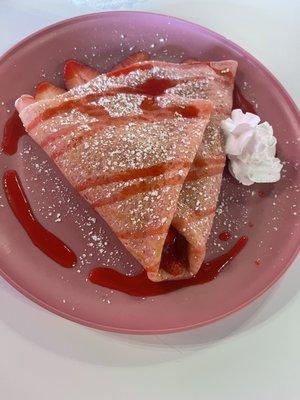 Strawberry & cream cheese crêpe!