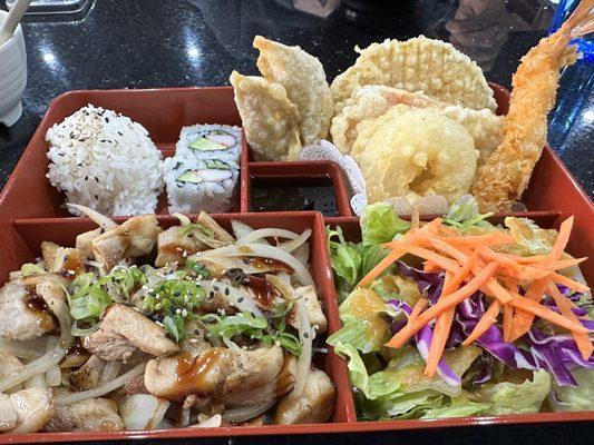 Bento Box(lunch)with chicken