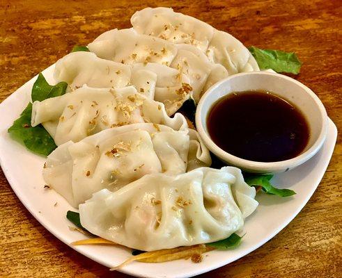 Steamed veggies dumplings