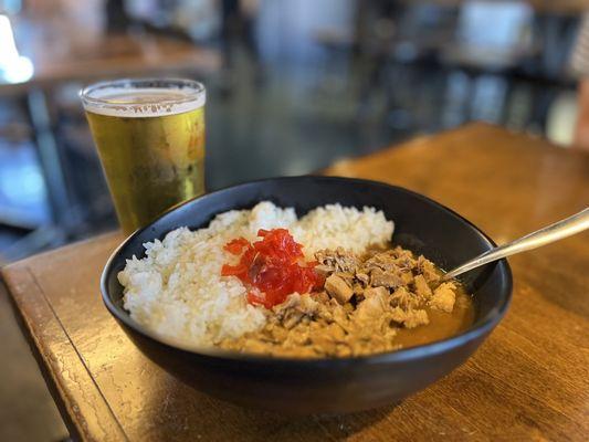 Curry rice and a thirst-quenching Sapporo.