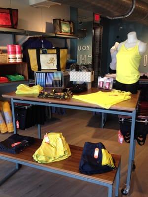 Oiselle women's apparel and Holly Aiken bag to match!