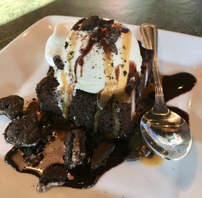 Brownie with ice cream