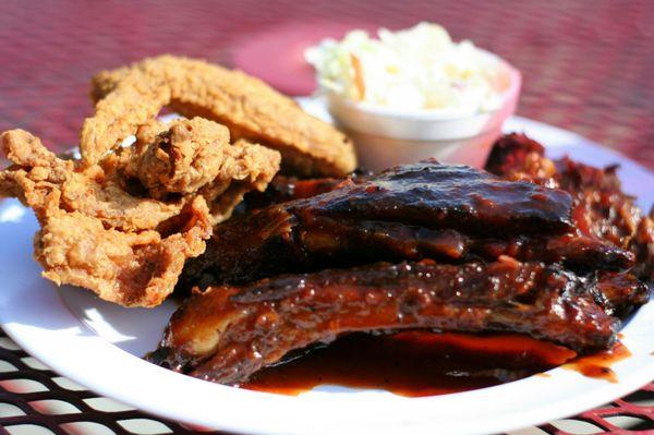 Combo 8: Ribs and Fried Chicken ($14.95)