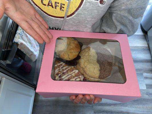 *NEW* Pink Box, Blueberry Muffin, Strawberry Lemon Cookie, & Lemon Raspberry White Chocolate Scone