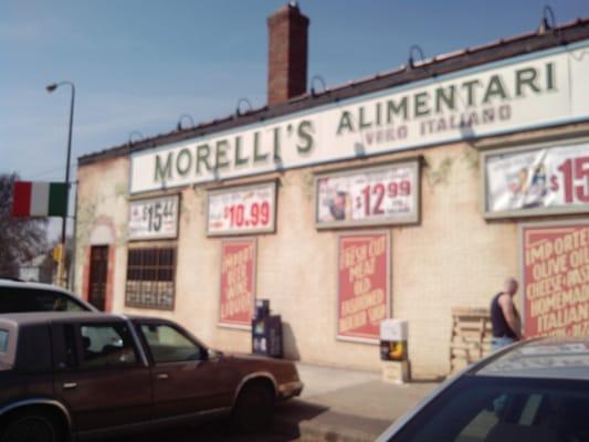 I'm moving.from Chicago to St. Paul and this Italian grocery/deli/meat market/liquor store makes my soul SO happy!