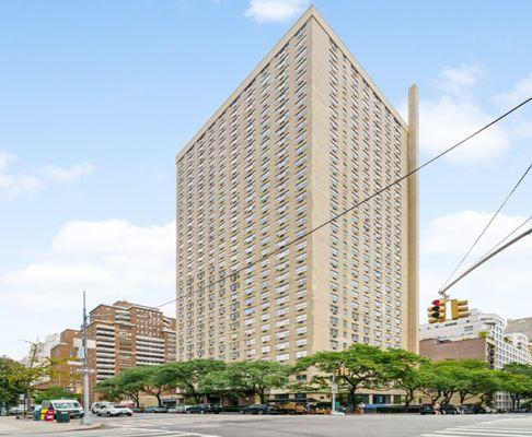 The Caldwell provides Upper East Living offering spacious, 1- and 2-bedroom apartments home rentals.