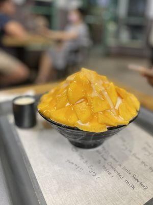 Mango bingsu