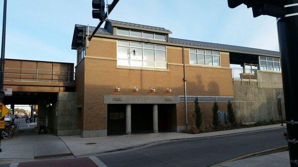 Ravenswood Metra Union Pacific North Station