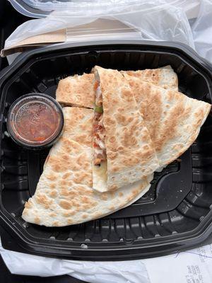 Chicken quesadilla with sautéed veggies