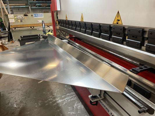 Press forming 3/16" aluminum at nearly 10' long