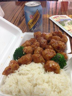 General T'so Chicken lunch special w. White Rice. (the chicken is over-fired)