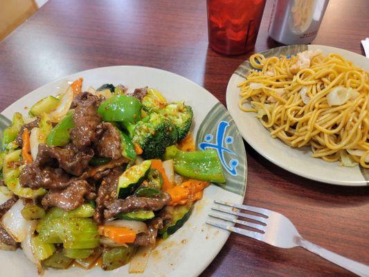 Schezwan Beef with lo mein