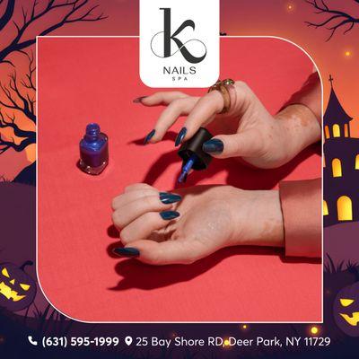 Get spooky-chic this Halloween with our hauntingly beautiful nail designs!