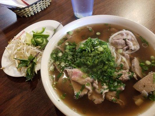 Extra large, combo pho