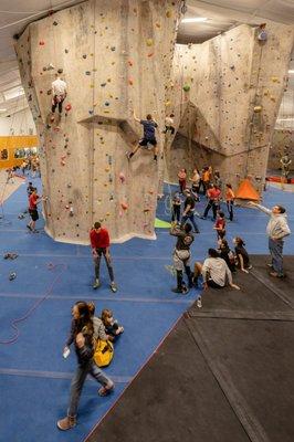 Various climbing terrain for roped and boulder climbing