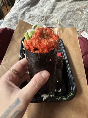 Spicy tuna handroll