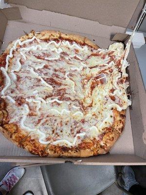 What is this ? The 5 cheese pizza