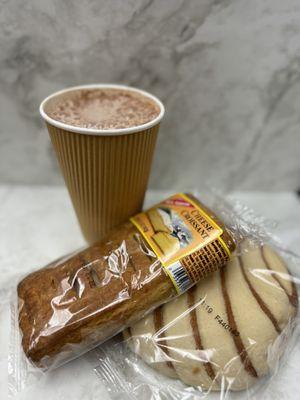 Hot chocolate & pastry