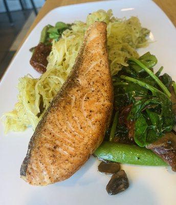 Spaghetti squash with sautéed vegetables & salmon