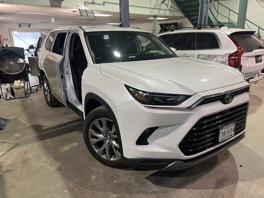 2024 Toyota Grand Highlander passenger side damage