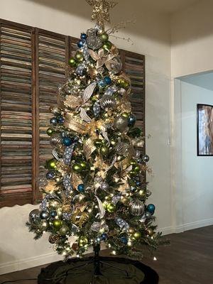 Christmas tree blue and green motif