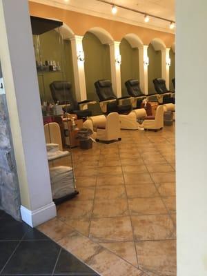 Clean salon and friendly staff