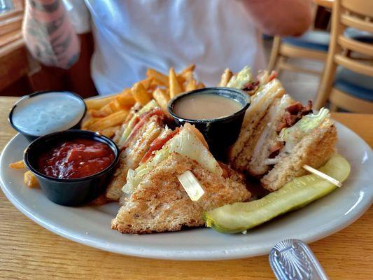 The Ketch (Club Sandwich)