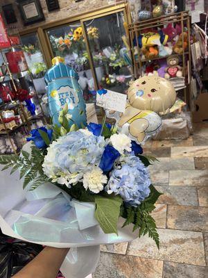 Awesome service and truly beautiful flowers and arrangements. A one stop shop for all your flower needs. Highly recommend!