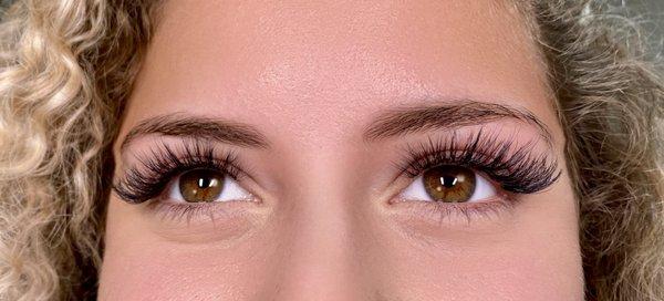 Hybrid eyelash extensions