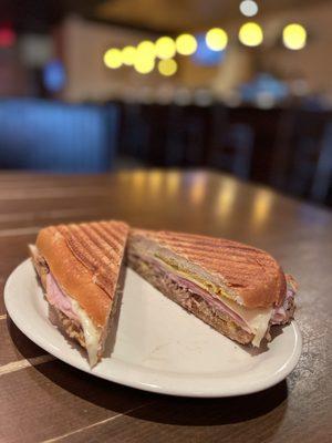 Cuban sandwich