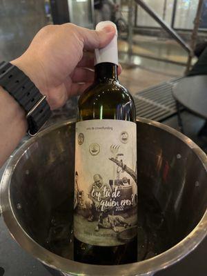 Crowdfunded white wine blend from Spain