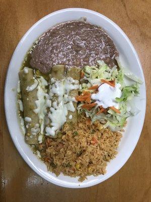 Chicken enchiladas with green sauce