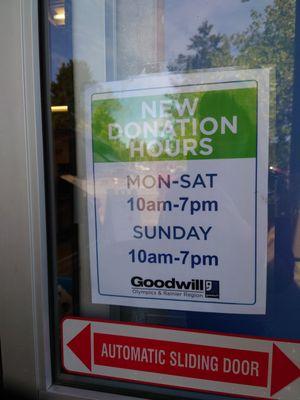 Note dem new donation hours! They're now open 10am-7pm everyday. Photo taken May 12, 2021.