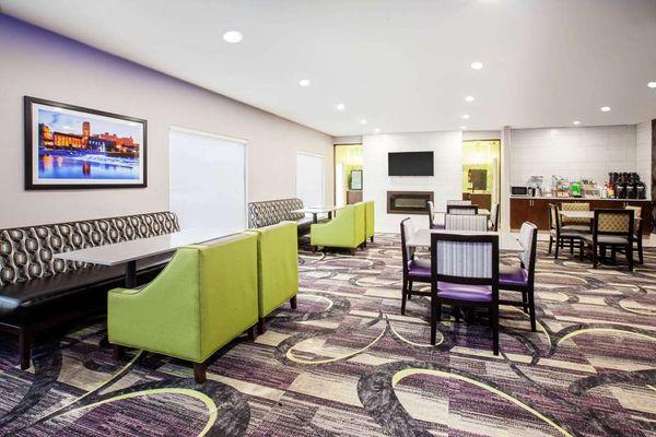 La Quinta Inn & Suites by Wyndham Elkhart