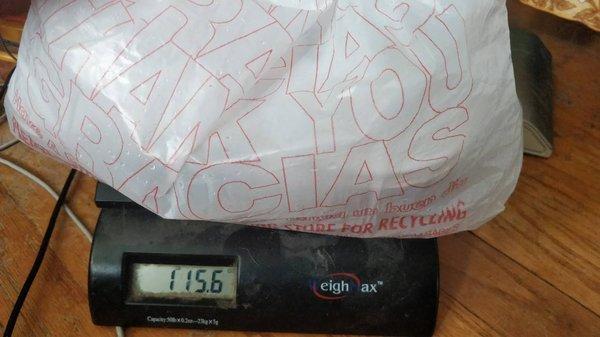 Not 2 pounds, but only 1 pound and 15.6 oz. including plastic bag and Styrofoam box. Don't trust these liars.