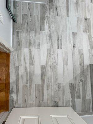 White Wood-like tile