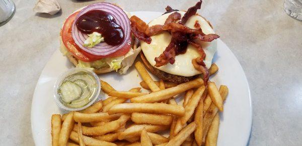 Bbq bacon cheeseburger