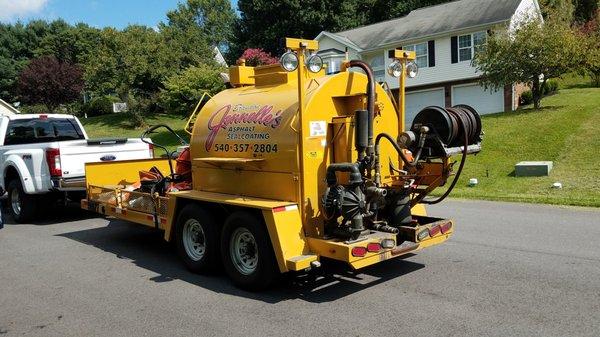 Jennelle's Paving & Sealcoating Inc