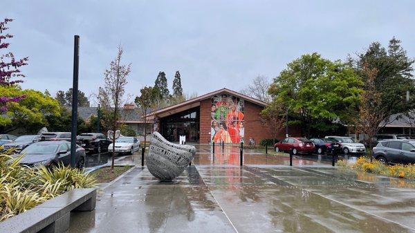 The Palo Alto Art center is next to the library