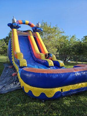 Inflatable Fun Bounce Houses and Waterslides