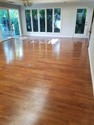 Wht oak floor ,natural finish,5 yrs old