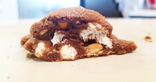 Munchies (Nutella white chocolate pretzel)