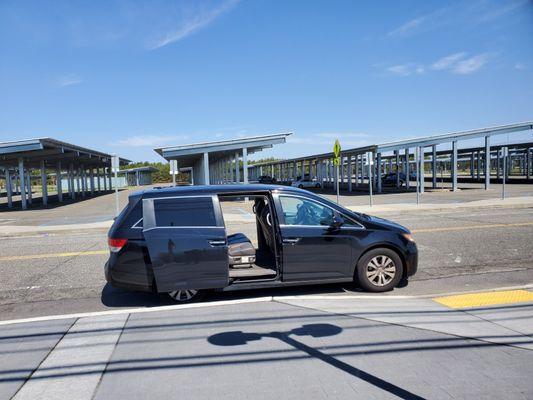 Taxis at the Deer Park LIRR