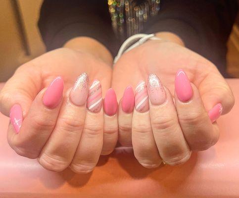 Check out this beautiful polygel set by the talented Meleen. Our polygel nail extensions are durable and modern. Wow!