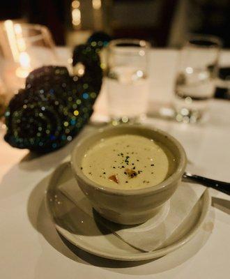 LOVE LOVE LOVE! Cup of New England clam chowder :)...