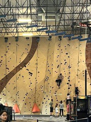 Climbing wall