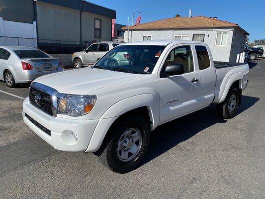 2011 Tacoma 4x4 Priced $3,000 BELOW Kelly Blue Book