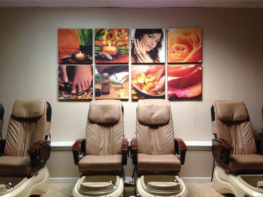 Pedicure spa thrones!