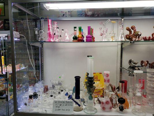 Lots of bongs on reasonable price