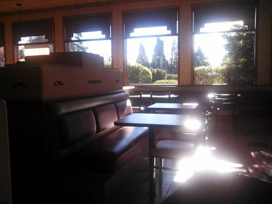 Neat lighting I thought. This is a picture of the dining room and some empty seats.